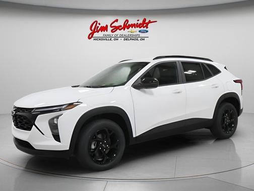 Summit White 2026 Chevrolet Trax LT