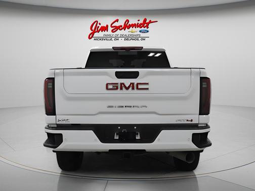 Summit White 2025 GMC Sierra 2500 AT4