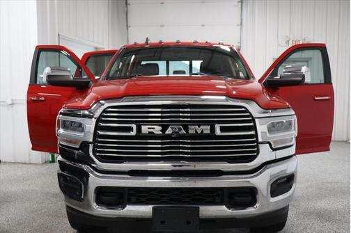 2019 RAM 2500 Laramie Crew Cab 4x4 6'4' Box