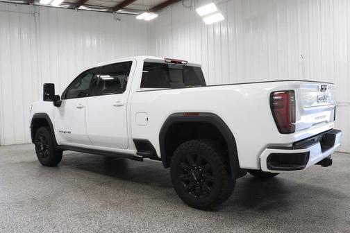 2024 GMC Sierra 2500 AT4