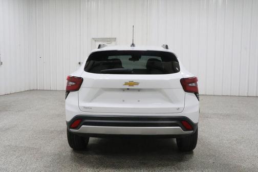 Summit White 2026 Chevrolet Trax LT