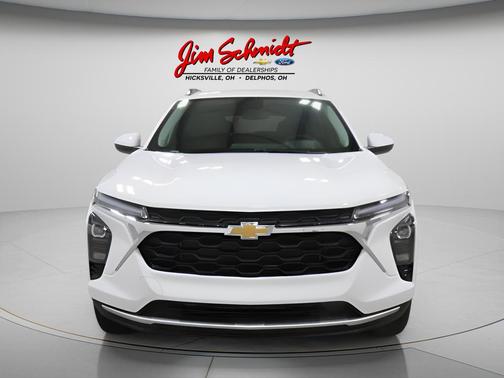 Summit White 2026 Chevrolet Trax LT