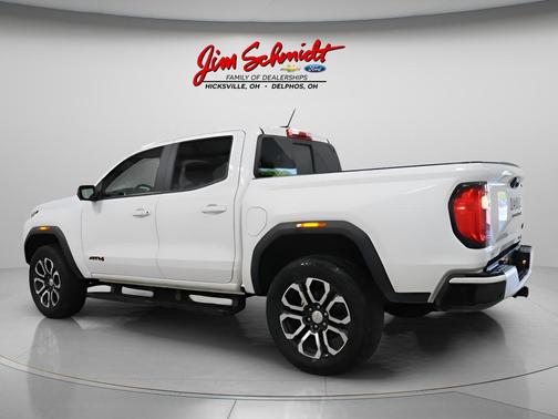 Summit White 2024 GMC Canyon AT4