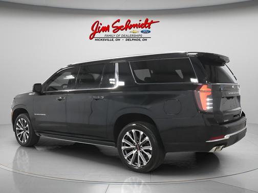 Black 2026 Chevrolet Suburban High Country