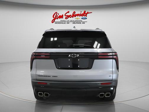 Sterling Grey Metallic 2024 Chevrolet Traverse LT