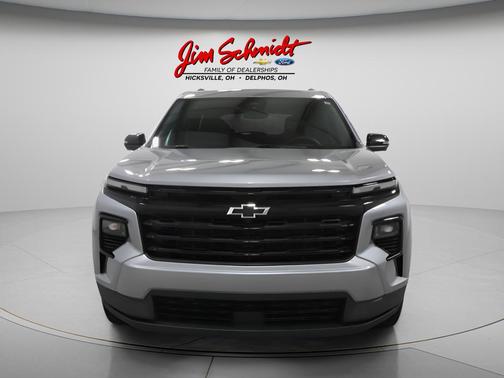 Sterling Grey Metallic 2024 Chevrolet Traverse LT
