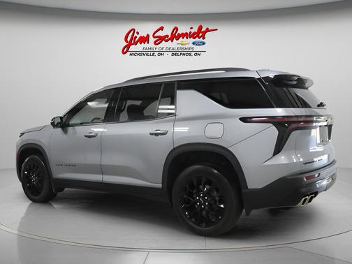 Sterling Grey Metallic 2024 Chevrolet Traverse LT