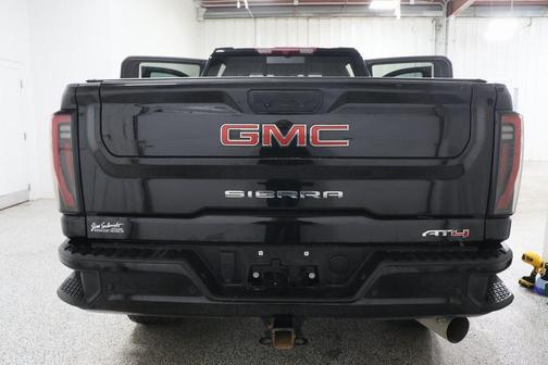 2024 GMC Sierra 2500 AT4