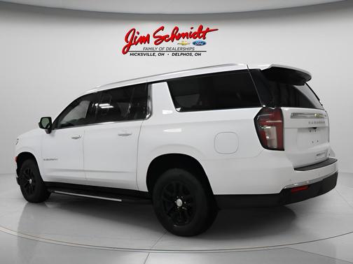 Summit White 2024 Chevrolet Suburban LT