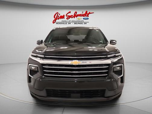 Mosaic Black Metallic 2026 Chevrolet Traverse LT