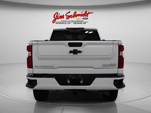 Iridescent Pearl Tricoat 2024 Chevrolet Silverado 2500 High Country