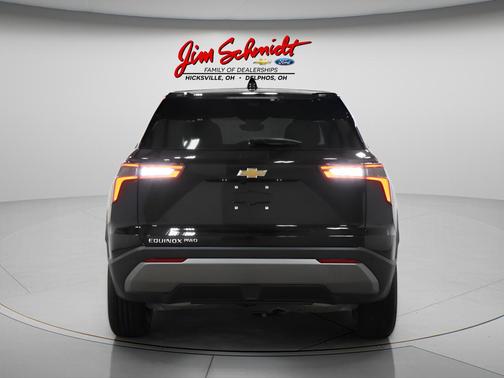 Mosaic Black Metallic 2026 Chevrolet Equinox 1LT
