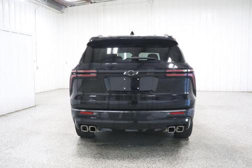 Mosaic Black Metallic 2024 Chevrolet Traverse LT