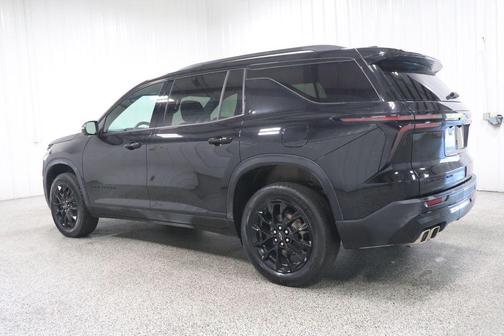 Mosaic Black Metallic 2024 Chevrolet Traverse LT