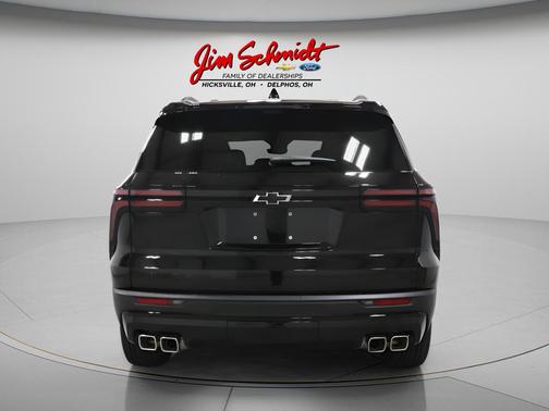 Mosaic Black Metallic 2026 Chevrolet Traverse LT