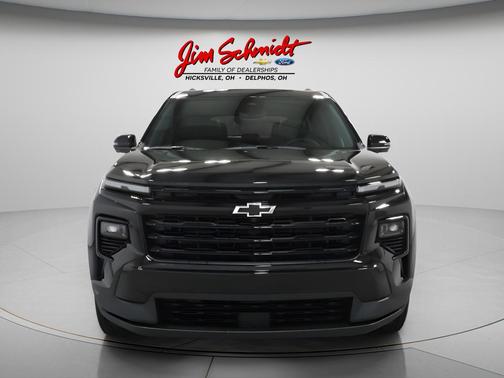 Mosaic Black Metallic 2026 Chevrolet Traverse LT
