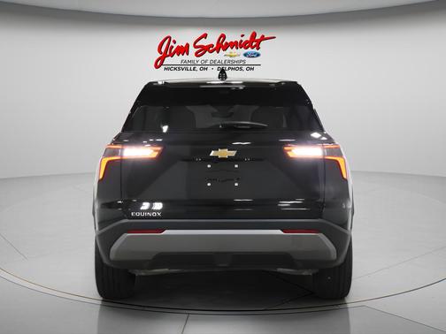 Mosaic Black Metallic 2026 Chevrolet Equinox 1LT
