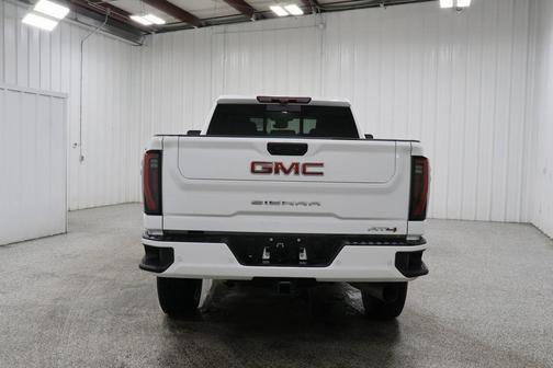 2024 GMC Sierra 2500 AT4