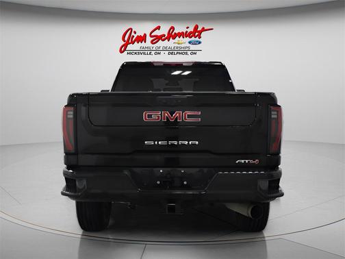 2025 GMC Sierra 2500 AT4