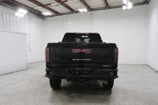 2025 GMC Sierra 2500 AT4