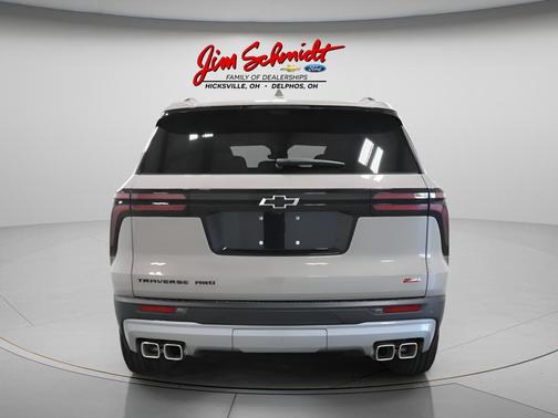 Sandstone Gray 2026 Chevrolet Traverse Z71