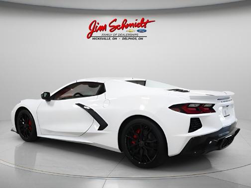 Arctic White 2027 Chevrolet Corvette Stingray w/3LT
