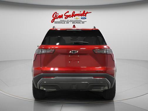 Radiant Red Tintcoat 2026 Chevrolet Equinox FWD ACTIV