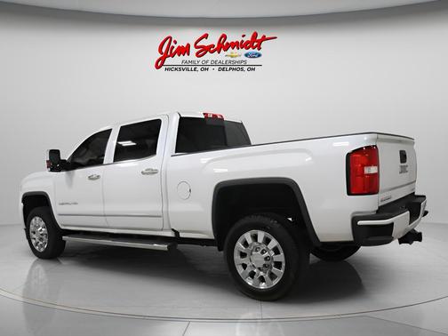 White Frost Tricoat 2018 GMC Sierra 2500 Denali