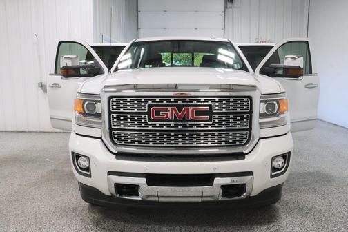 White Frost Tricoat 2018 GMC Sierra 2500 Denali