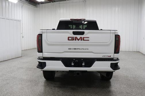 2024 GMC Sierra 2500 AT4