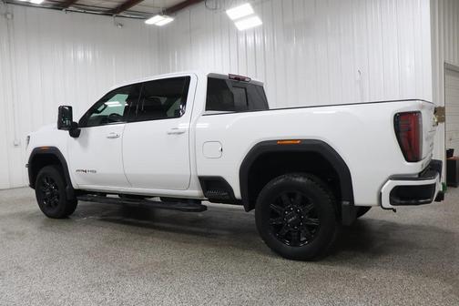 2024 GMC Sierra 2500 AT4