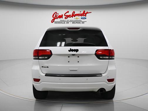 Bright White Clearcoat 2017 Jeep Grand Cherokee Altitude