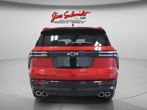Radiant Red Tintcoat 2026 Chevrolet Traverse RS