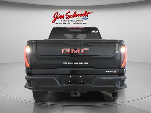 Onyx Black 2025 GMC Sierra 2500 AT4