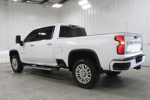 Iridescent Pearl Tricoat 2023 Chevrolet Silverado 2500 High Country