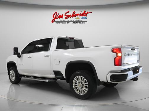 Iridescent Pearl Tricoat 2023 Chevrolet Silverado 2500 High Country