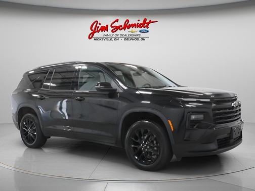 Mosaic Black Metallic 2024 Chevrolet Traverse LT