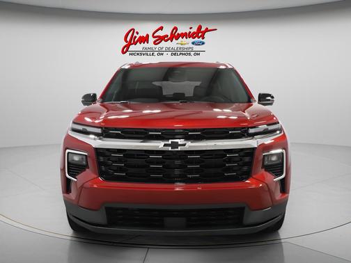 Radiant Red Tintcoat 2026 Chevrolet Traverse LT
