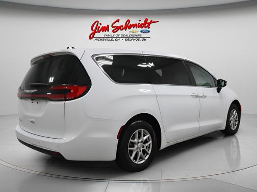 2026 Chrysler Pacifica L