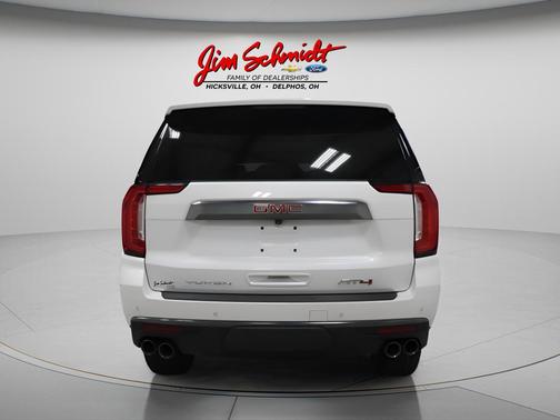White Frost Tricoat 2023 GMC Yukon XL AT4