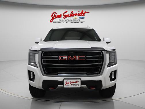 White Frost Tricoat 2023 GMC Yukon XL AT4