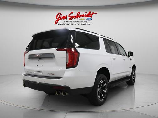 White Frost Tricoat 2023 GMC Yukon XL AT4