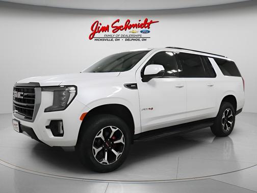 White Frost Tricoat 2023 GMC Yukon XL AT4