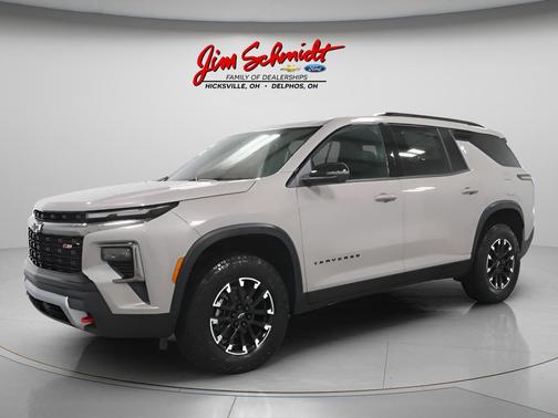 Sandstone Gray 2026 Chevrolet Traverse AWD Z71