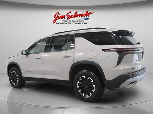 Sandstone Gray 2026 Chevrolet Traverse AWD Z71