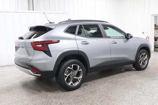 Sterling Gray Metallic 2025 Chevrolet Trax LT