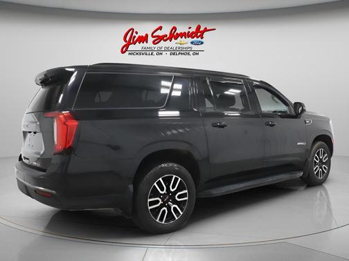 Onyx Black 2022 GMC Yukon XL AT4
