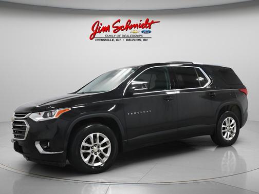 Mosaic Black Metallic 2018 Chevrolet Traverse LT Cloth