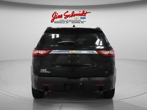 Mosaic Black Metallic 2018 Chevrolet Traverse LT Cloth