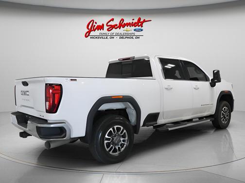 Summit White 2025 GMC Sierra 2500 SLE